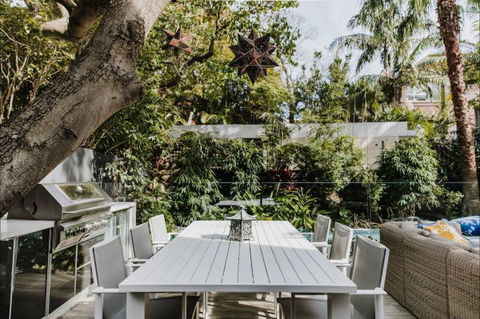 Luxico - Pearce Street - Accommodation Bookings 1