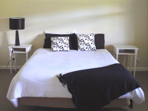 Orange Tree Cottage - Accommodation Bookings 1