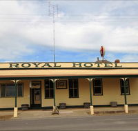 Royal Hotel Snake Valley - Accommodation Bookings