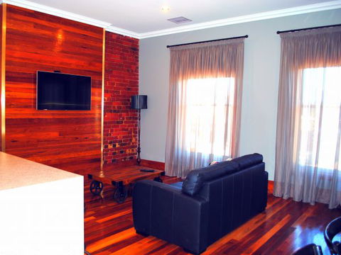 Sublime Spa Apartments On Murphy - Accommodation Bookings 2