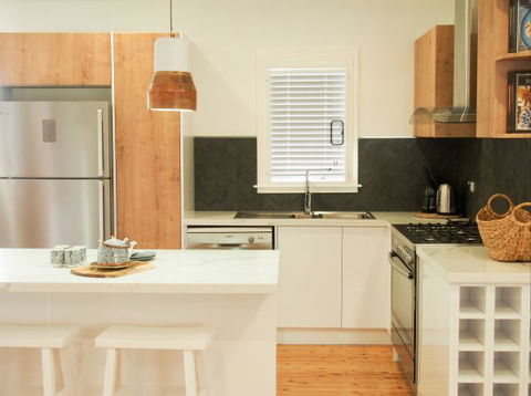 The Milton Bungalow - Accommodation Bookings 5