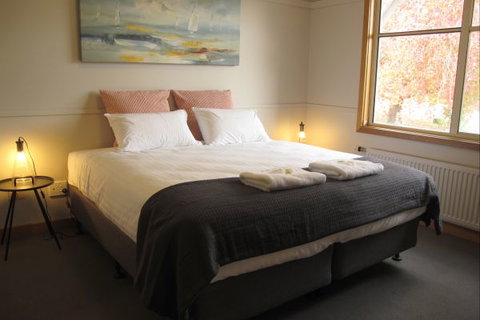 The Old Hospital Loch - Accommodation Bookings 1