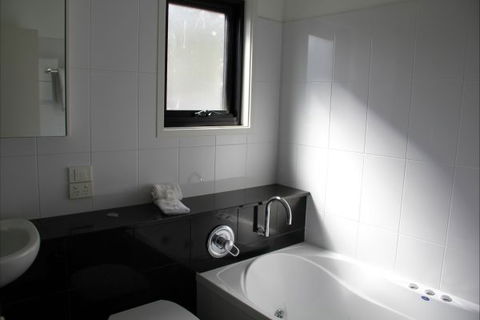 Angala Apartment - Accommodation Bookings 6