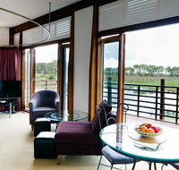Bettenay's Lakeside Chalets and Luxury Spa Apartment - Accommodation Bookings