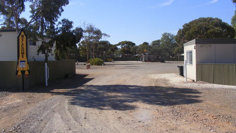 Woomera Travellers Village And Caravan Park - Accommodation Bookings 0