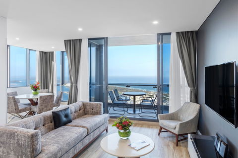 Meriton Suites Southport - Accommodation Bookings 1