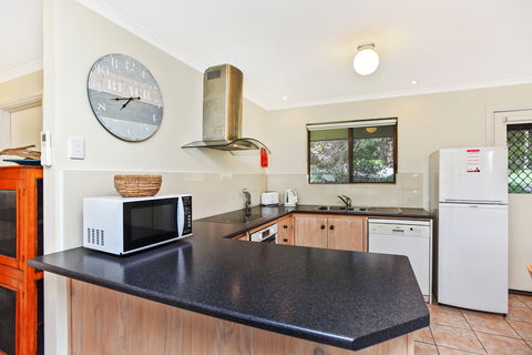 Unit 3, 5-/ Surf Avenue, Carrickalinga - Accommodation Bookings 1