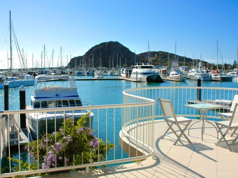 Absolute Waterfront Villa - Accommodation Bookings 1