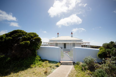 Cape Nelson Lighthouse - Accommodation Bookings 2