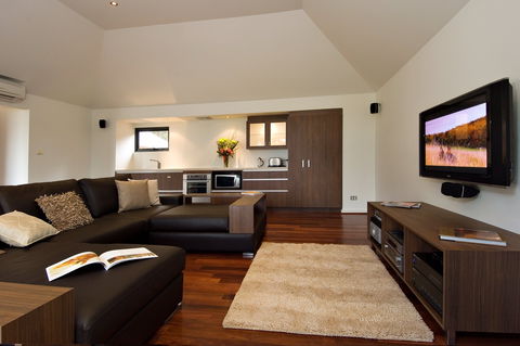 Chandeliers On Abbey - Accommodation Bookings 0