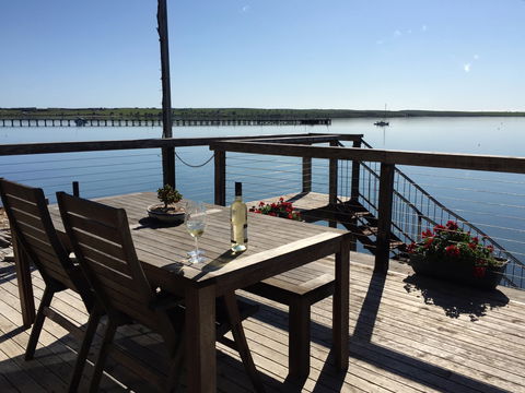 Doi's Ocean Front Apartment - Accommodation Bookings 1