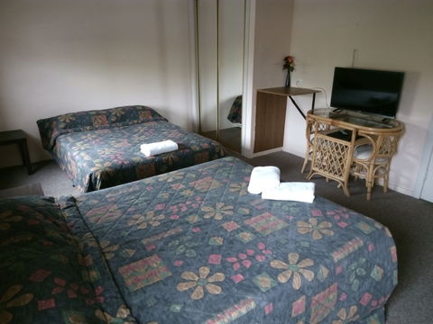 Great Eastern Hotel Motel Young - Accommodation Bookings 2