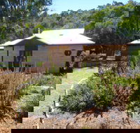 Jalbrook  Estate-  CottagesAlpacasGallery  Function Centre - Accommodation Bookings