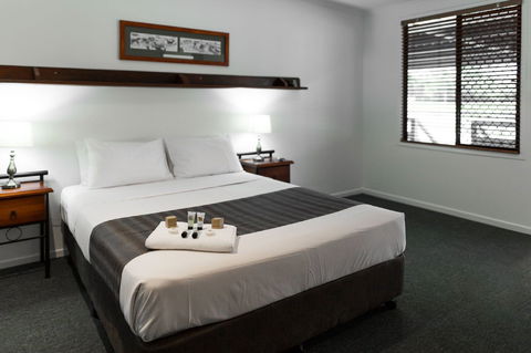 Moonie Crossroads - Accommodation Bookings 2