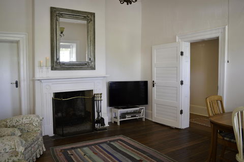 Surgeons Cottage - Accommodation Bookings 3