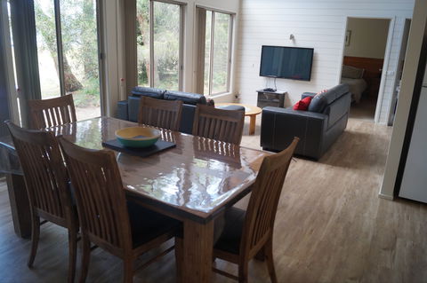 Waterfront Retreat At Wattle Point - Accommodation Bookings 7