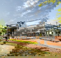 5 Rooms at the Stirling Hotel - Accommodation Bookings