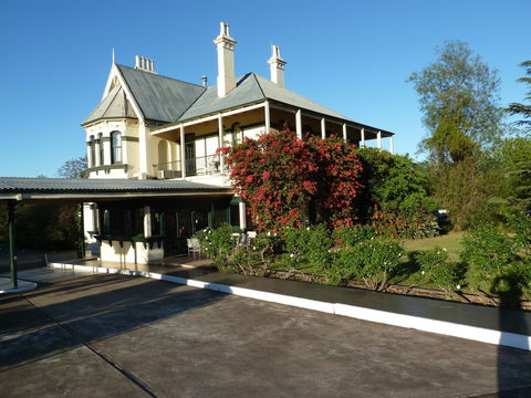 Airlie House Motor Inn - Accommodation Bookings 0