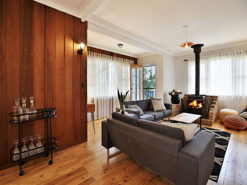 Hudson Bay At Basin View - Accommodation Bookings 2