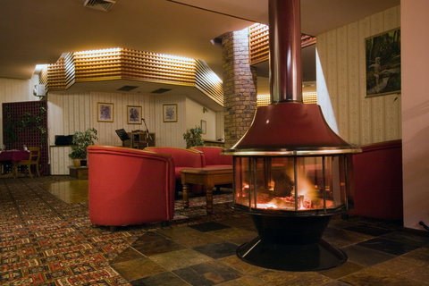 McNevins Warwick Motel And Gunyah Restaurant - Accommodation Bookings 1