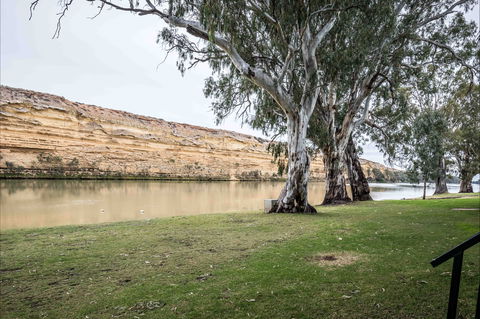 Page Drive Blanchetown  -River Shack Rentals - Accommodation Bookings 1