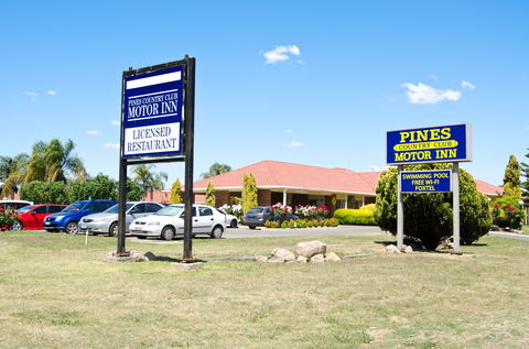 Pines Country Club Motor Inn - Accommodation Bookings 0
