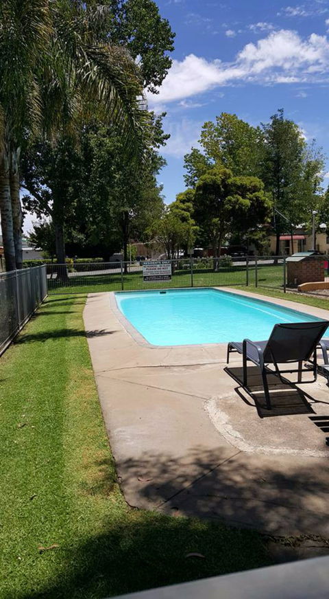 Young Caravan Tourist Park - Accommodation Bookings 1