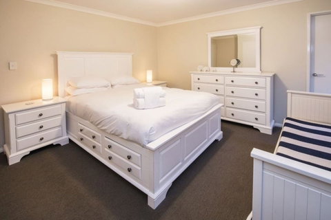 A Little Luxury In Town - Accommodation Bookings 1