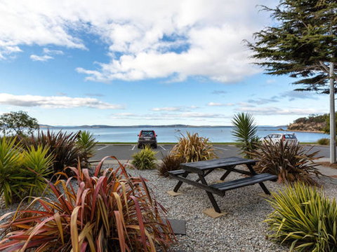 Beach Apartments - Accommodation Bookings 0