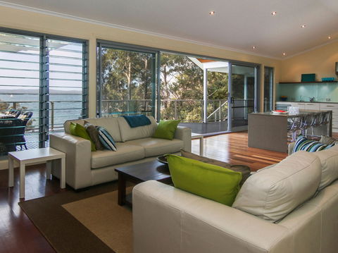 Becalmed On Sunshine Cove - Accommodation Bookings 1