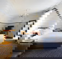 Brassey Hotel - Accommodation Bookings