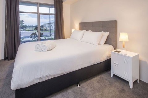 Fairway Lakeside - Accommodation Bookings 2