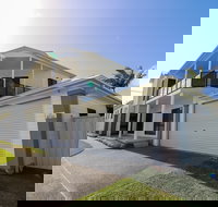 Flexi Five- Belmont - Accommodation Bookings