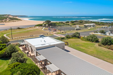 Peterborough House & Motel - Accommodation Bookings 0