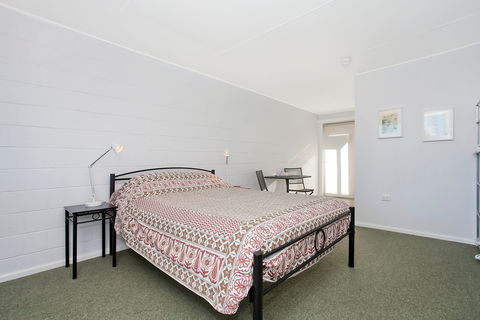 Peterborough House & Motel - Accommodation Bookings 1