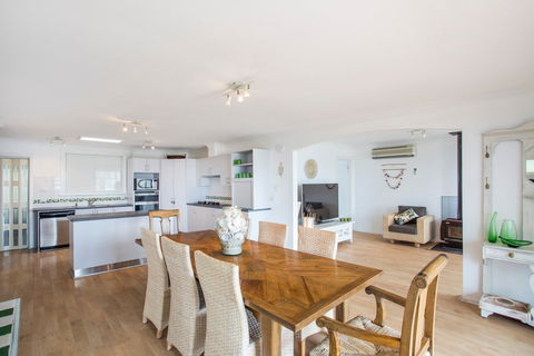 Seaside Holiday Home - Accommodation Bookings 2