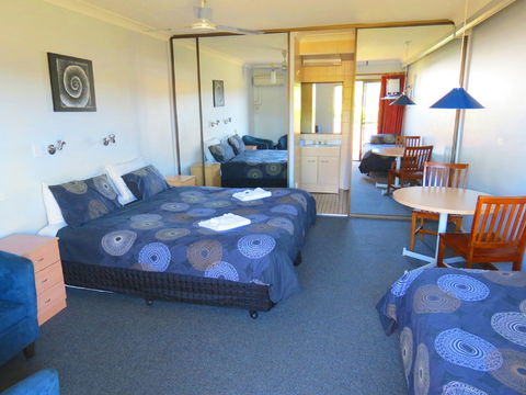 Sisleys Motel - Accommodation Bookings 0