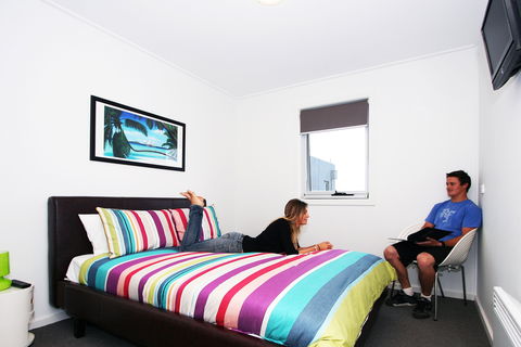The Island Accommodation - Phillip Island YHA - Accommodation Bookings 2