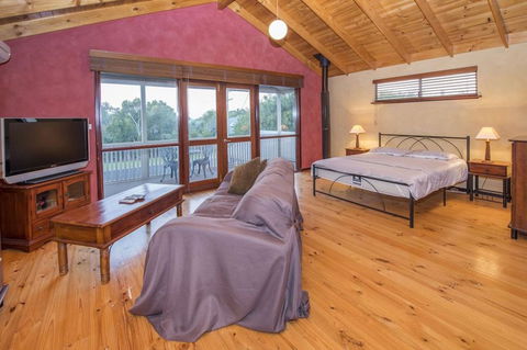 Ultramarine - Accommodation Bookings 2