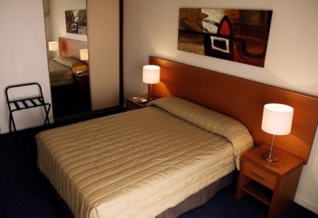 Metro Hotel & Apartments Gladstone - Accommodation Bookings 1