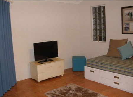 Angourie Waves - Accommodation Bookings 2