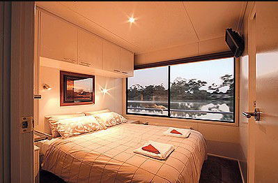 All Seasons Houseboats - Accommodation Bookings 3
