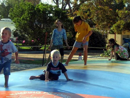 Pink Lake Tourist Park - Accommodation Bookings 1
