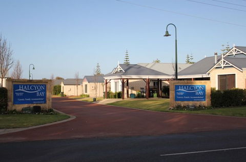 Halcyon Bay - Accommodation Bookings 2