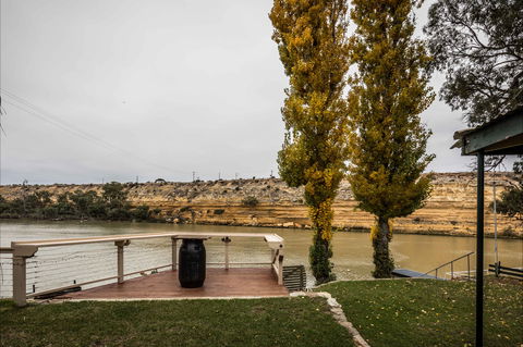 80 Page Drive Blanchetown -River Shack Rentals - Accommodation Bookings 0