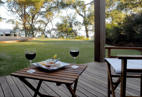 By The Beach B And B Holiday Apartments - Accommodation Bookings 0