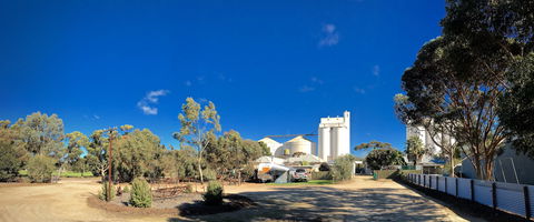 Darke Peak Hotel - Accommodation Bookings 0