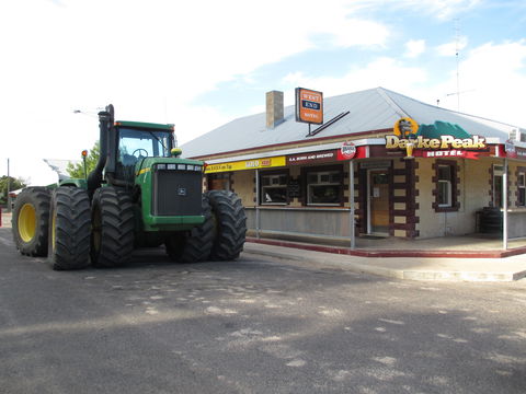 Darke Peak Hotel - Accommodation Bookings 1