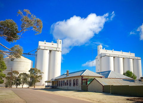 Darke Peak Hotel - Accommodation Bookings 2