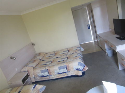 El Toro Motor Inn - Accommodation Bookings 0
